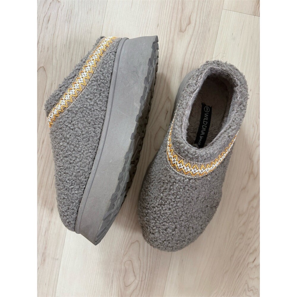 Wild Diva Platform Slippers Womens Size 9 Gray Sherpa Zigzag Trim Cozy
